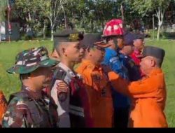 BUPATI KAPUAS PIMPIN APEL GABUNGAN GELAR PASUKAN DAN PERALATAN KESIAPSIAGAAN KARHUTLA
