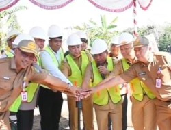 Ground Breaking jembatan Sei Asem – Balai Pertanian , Sei Pasah oleh Bupati Kapuas HM. Wiyatno.