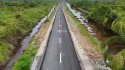 Jalan Darat 3 Kecamatan  Mandomai–Mantangai–Timpah dan Simpang Lamunti-Kalumpang direkonstruksi, Begini Pesan Bupati Kapuas HM Wiyatno.